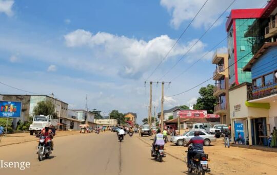Vue du Boulevard Nyamwisi en ville de Beni. P© Samuel Isenge, Décembre 2022