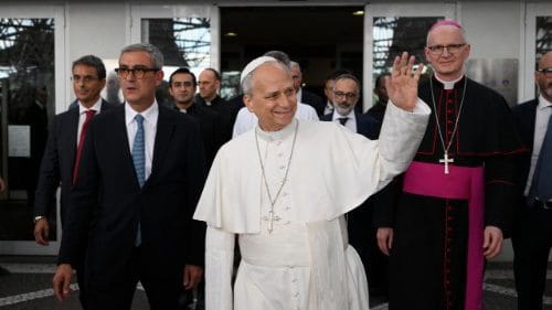 Vatican : le pape Léon XIV quitte l’hôpital après son opération au poumon